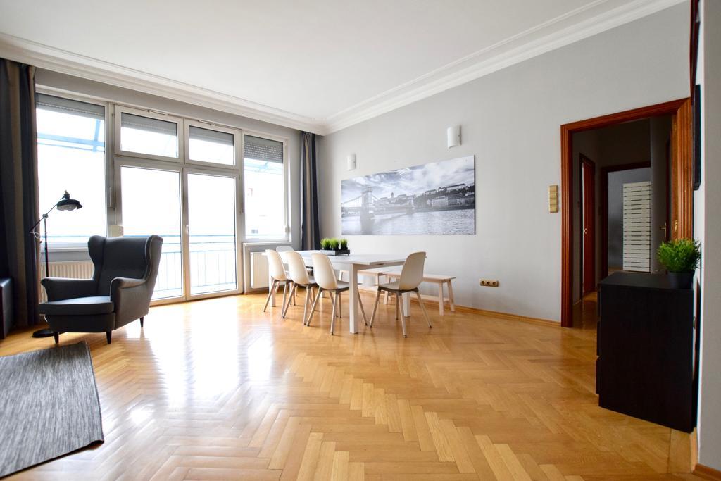 Standerd Apartment By Hi5 - Lovag Family Suites Budapest Exterior foto