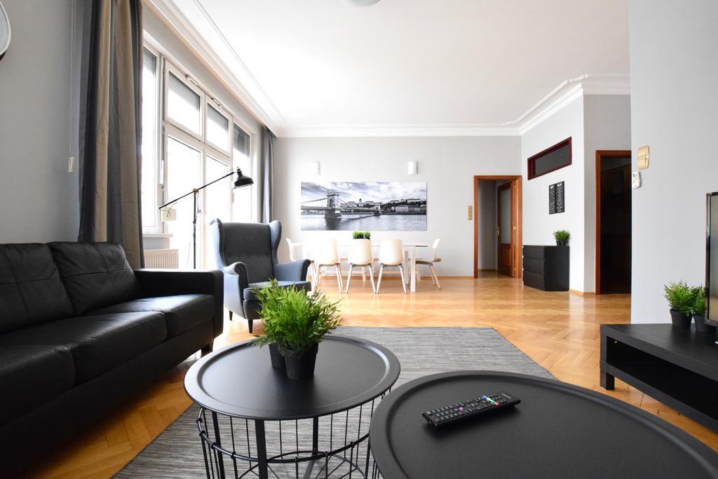 Standerd Apartment By Hi5 - Lovag Family Suites Budapest Exterior foto
