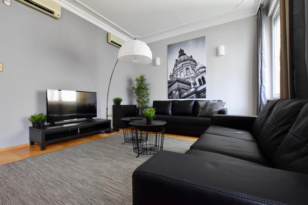 Standerd Apartment By Hi5 - Lovag Family Suites Budapest Exterior foto