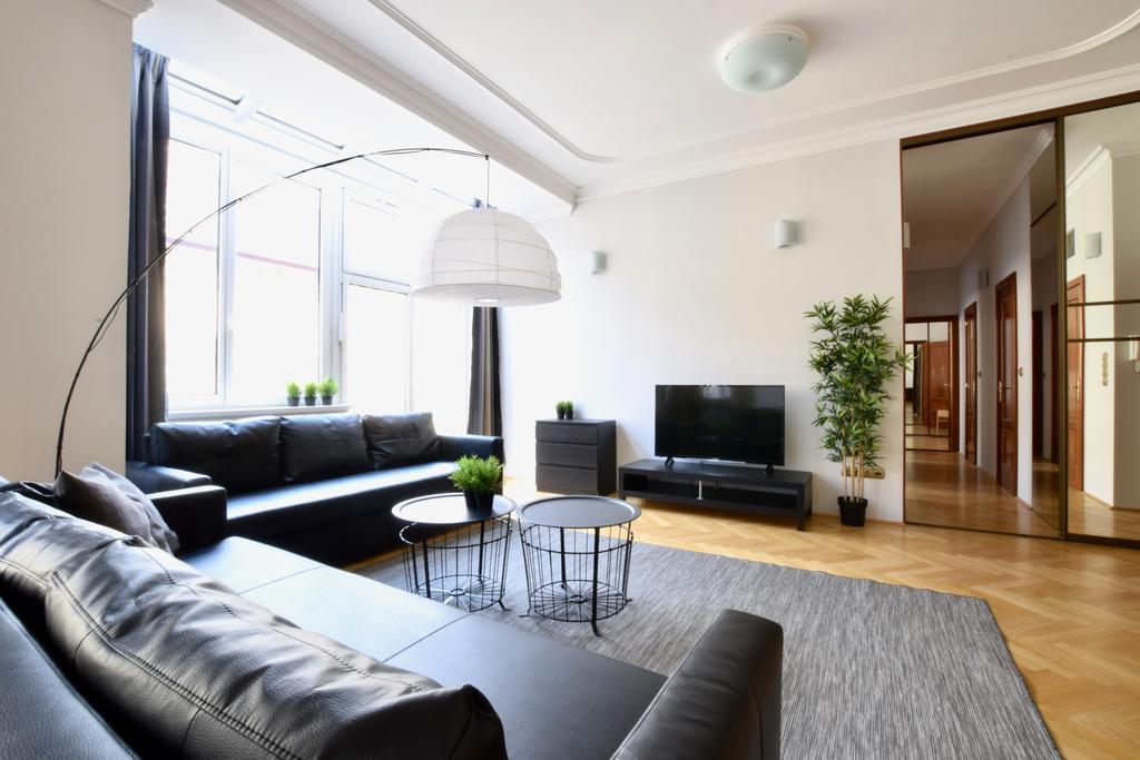 Standerd Apartment By Hi5 - Lovag Family Suites Budapest Exterior foto