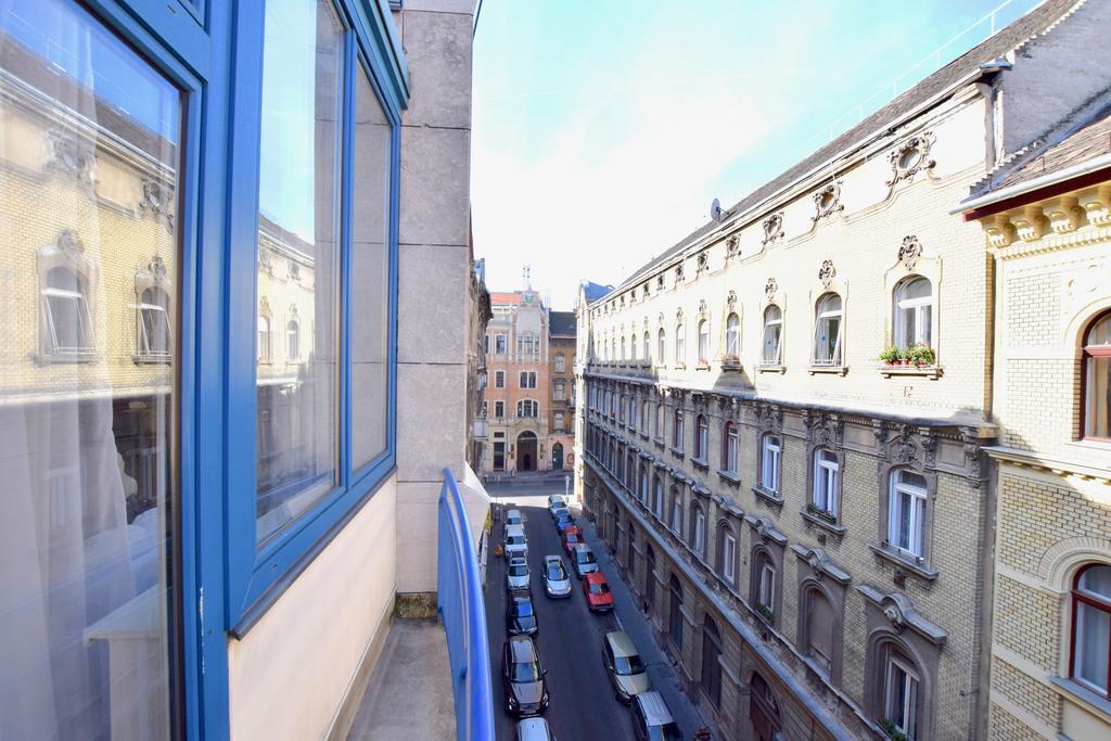 Standerd Apartment By Hi5 - Lovag Family Suites Budapest Exterior foto